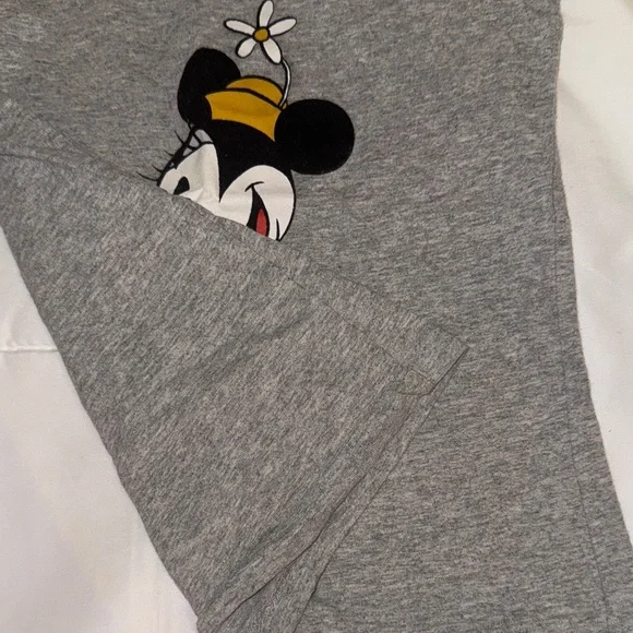 Disney Minnie Mouse Gray T-Shirt with Red and Yellow Accents - Picture 4 of 6